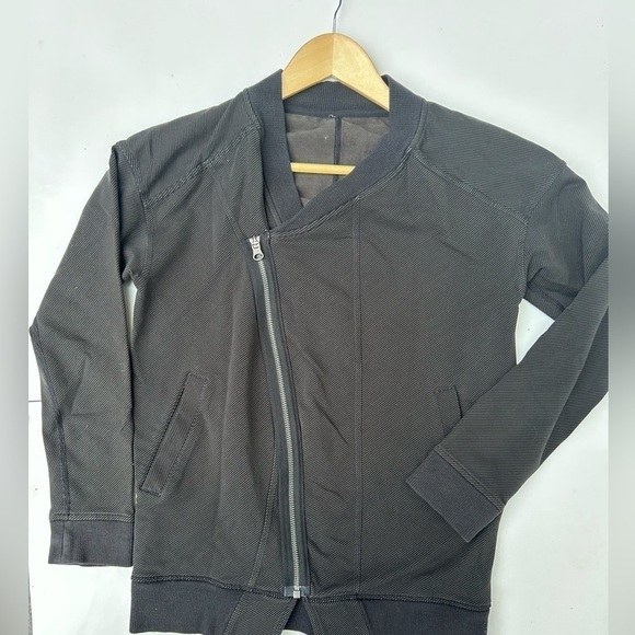 LULULEMON Mula Asymmetrical Jacket Bundle Wrap Zip Moto. Angle zip - Picture 7 of 11
